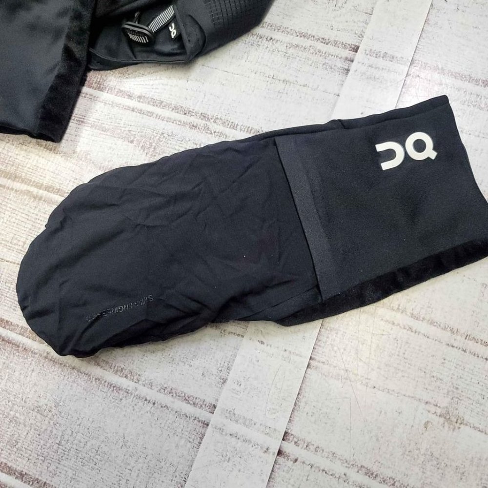 Zero Cap Running Hat And Weather Gloves By On - image 4